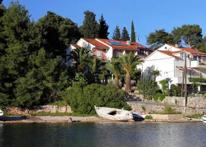 Apartments And Rooms By The Sea Vrboska