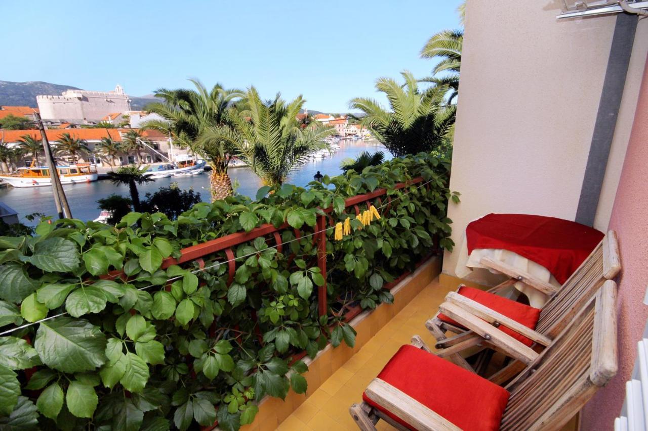 And By The Sea 3* Vrboska